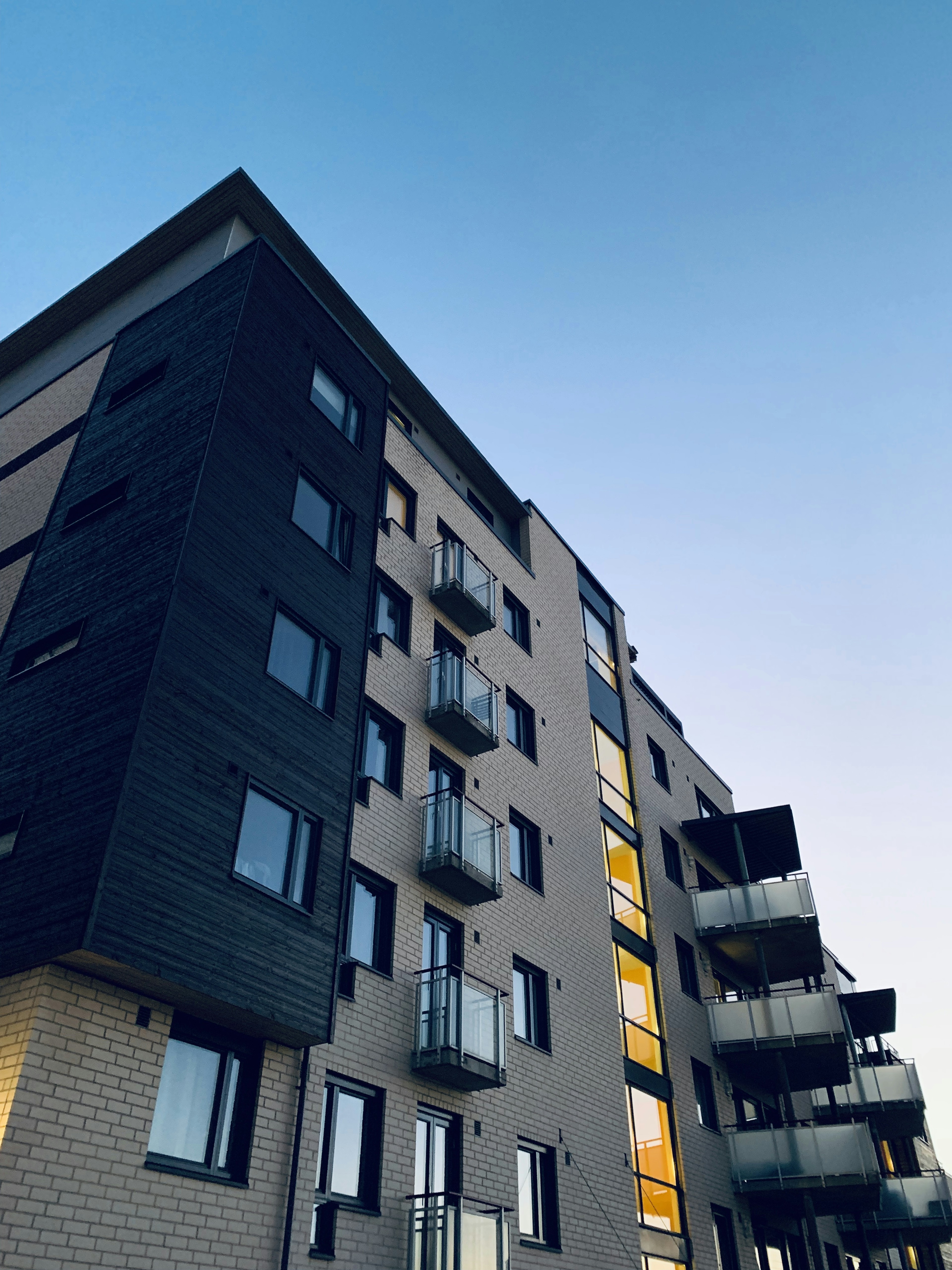 High-End Contemporary Commercial Facility